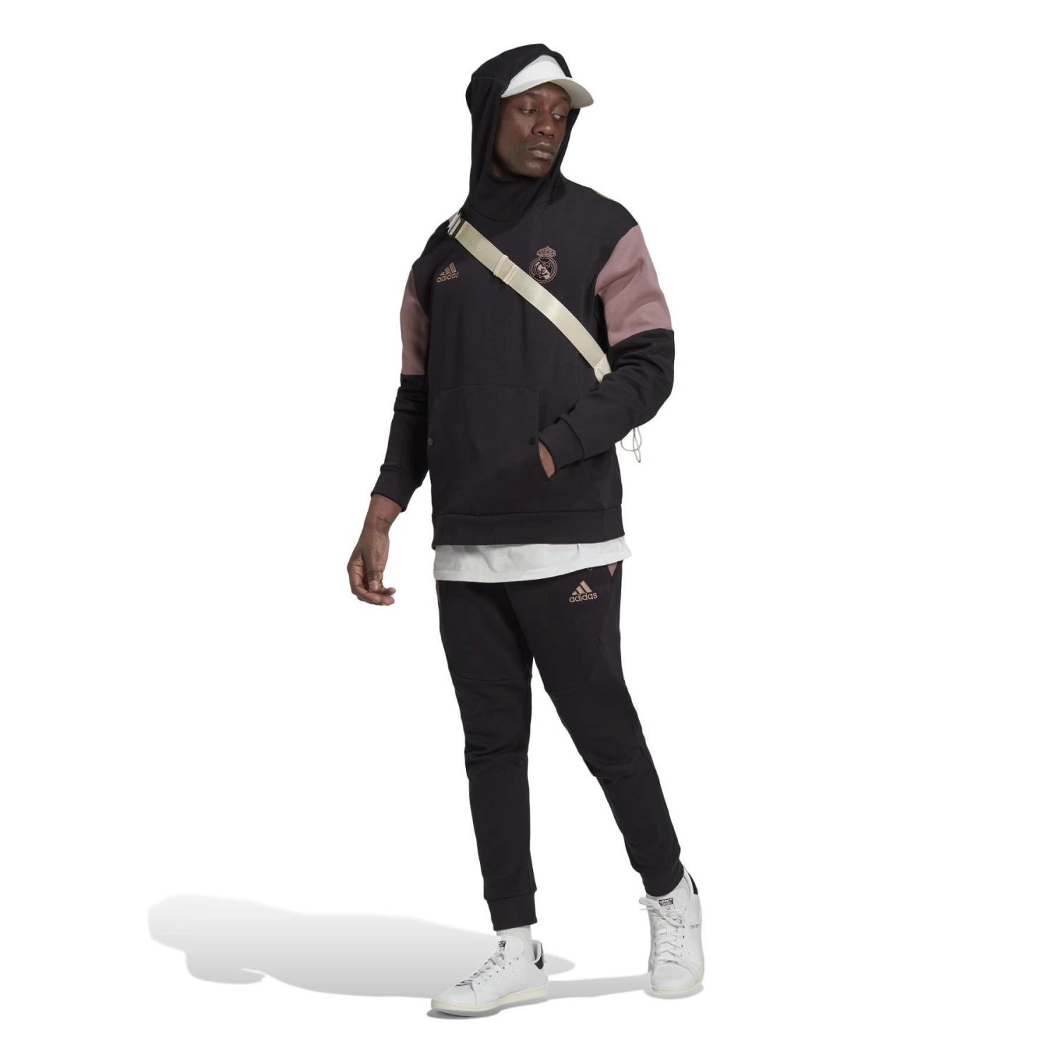 ADIDAS Kapuzenpullover Reise Real Madrid 2022/23 3 ADIDAS Kapuzenpullover Reise Real Madrid 2022/23 – Bild 3
