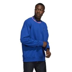 ADIDAS Sweatshirt Juventus Turin Lifestyler Crew 2022/23 -MACRON Verkaufsgeschäft adidas hd8880 6 apparel on model walking view white