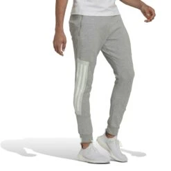 Jogginganzug Mit 3 Streifen Adidas Future Icons 17 Jogginganzug Mit 3 Streifen Adidas Future Icons -MACRON Verkaufsgeschäft adidas hk4557 5 apparel on model walking view white