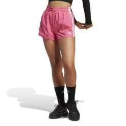 Gewebte Shorts Für Frauen Adidas 3-Stripes Essentials 17 Gewebte Shorts Für Frauen Adidas 3-Stripes Essentials -MACRON Verkaufsgeschäft adidas ic0562 3 apparel on model standard view white