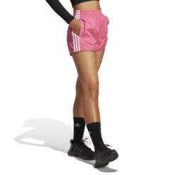 Gewebte Shorts Für Frauen Adidas 3-Stripes Essentials 19 Gewebte Shorts Für Frauen Adidas 3-Stripes Essentials -MACRON Verkaufsgeschäft adidas ic0562 5 apparel on model walking view white