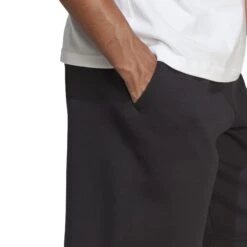 Short Adidas Future Icons Badge Of Sport 32 Short Adidas Future Icons Badge Of Sport -MACRON Verkaufsgeschäft adidas ic3737 8 apparel on model detail view 2 white