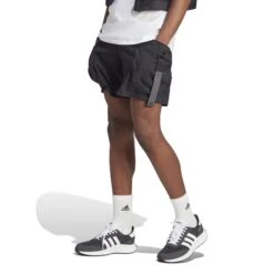 Short Cargo Adidas City Escape -MACRON Verkaufsgeschäft adidas ic6737 3 apparel on model standard view white