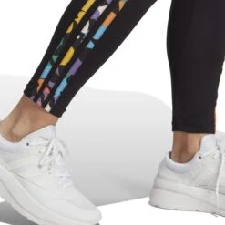Legging Hohe Taille Frau Adidas Essentials 3-Stripes -MACRON Verkaufsgeschäft adidas ic9894 7 apparel on model detail view 2 white
