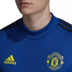 ADIDAS Sweatshirt Manchester United 2019/20 -MACRON Verkaufsgeschäft dx9036 on model detail 1 2000x2000