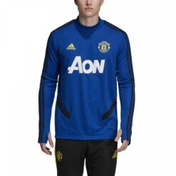 ADIDAS Sweatshirt Manchester United 2019/20 -MACRON Verkaufsgeschäft dx9036 on model front 2000x2000