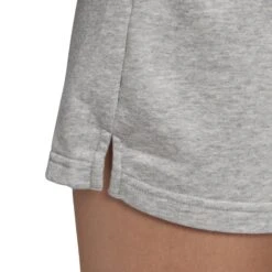 Damen-Shorts Adidas Essentials Linear Logo -MACRON Verkaufsgeschäft fm6688 app on model detail 2 white