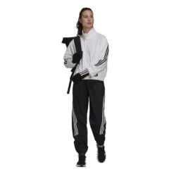 Damenhosen Adidas Sportswear Future Icons Woven -MACRON Verkaufsgeschäft h21575 app on model standard outfit white