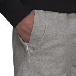 Kurz Adidas Sportswear Comfy And Chill -MACRON Verkaufsgeschäft h45396 app on model detail 1 white