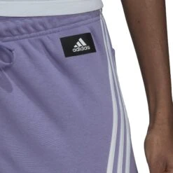 Shorts Für Frauen Adidas Sportswear Future Icons 10 Shorts Für Frauen Adidas Sportswear Future Icons -MACRON Verkaufsgeschäft he1667 6 apparel on model detail view 1 white