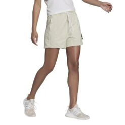 Shorts Für Frauen Adidas Sportswear Studio Lounge 18 Shorts Für Frauen Adidas Sportswear Studio Lounge -MACRON Verkaufsgeschäft he4145 app on model walking white 1645109921