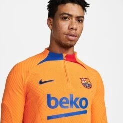 Nike Sweatshirt FC Barcelone Strike Elite 2021/22 17 Nike Sweatshirt FC Barcelone Strike Elite 2021/22 -MACRON Verkaufsgeschäft nike dh7484 837 phsym001 new