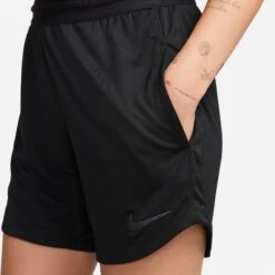Shorts Für Frauen Nike Dri-FIT REF 2 -MACRON Verkaufsgeschäft nike dh8269 010 phsym002 new