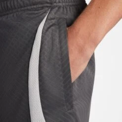 Nike Trainingsshorts Tottenham 2022/23 10 Nike Trainingsshorts Tottenham 2022/23 -MACRON Verkaufsgeschäft nike dn2809 254 phsym002 new