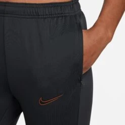 Jogginganzug Für Frauen Nike Dri-FIT Strike Kpz Br 21 -MACRON Verkaufsgeschäft nike dq6752 045 noir noir dark russet 3